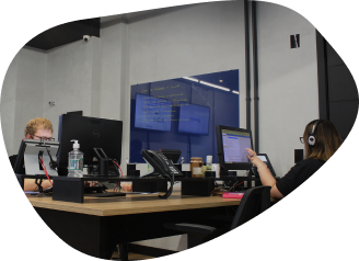 Foto com colaboradores do Empresômetro